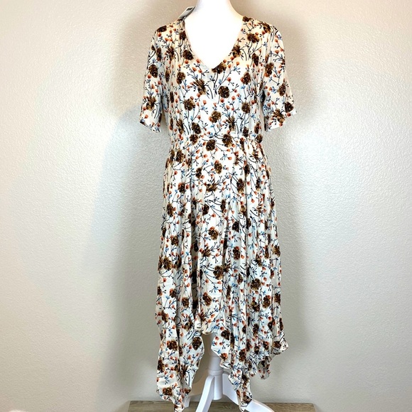 Meaneor Dresses & Skirts - Meaneor Boho Natural Waist Handkerchief Hem Floral Midi Dress